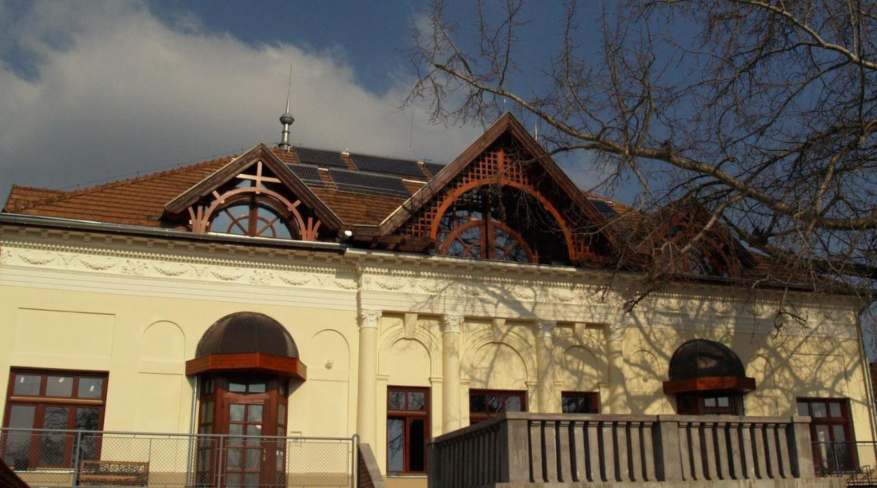Hostel Goencoelhaz Vác Zewnętrze zdjęcie