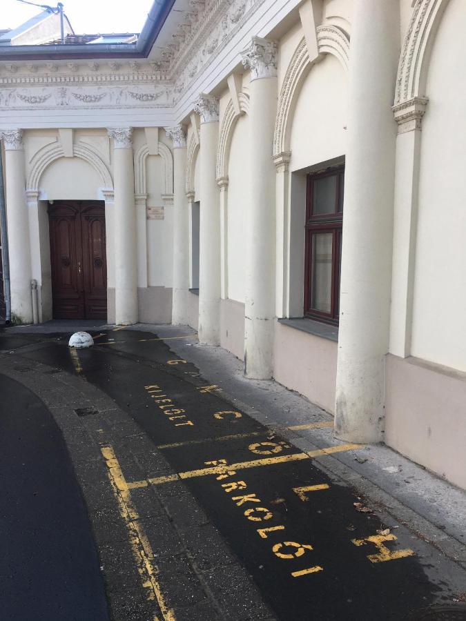 Hostel Goencoelhaz Vác Zewnętrze zdjęcie