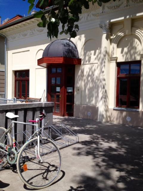 Hostel Goencoelhaz Vác Zewnętrze zdjęcie