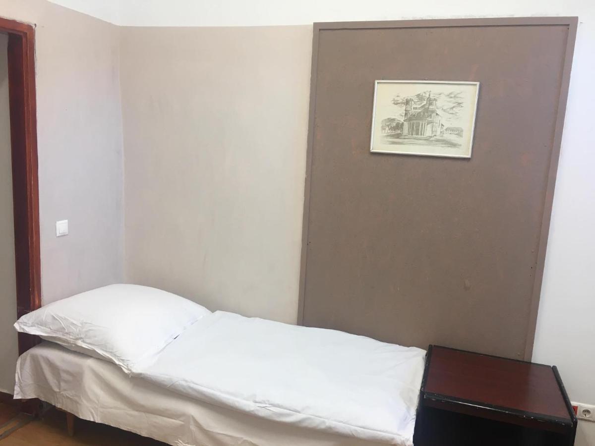 Hostel Goencoelhaz Vác Zewnętrze zdjęcie