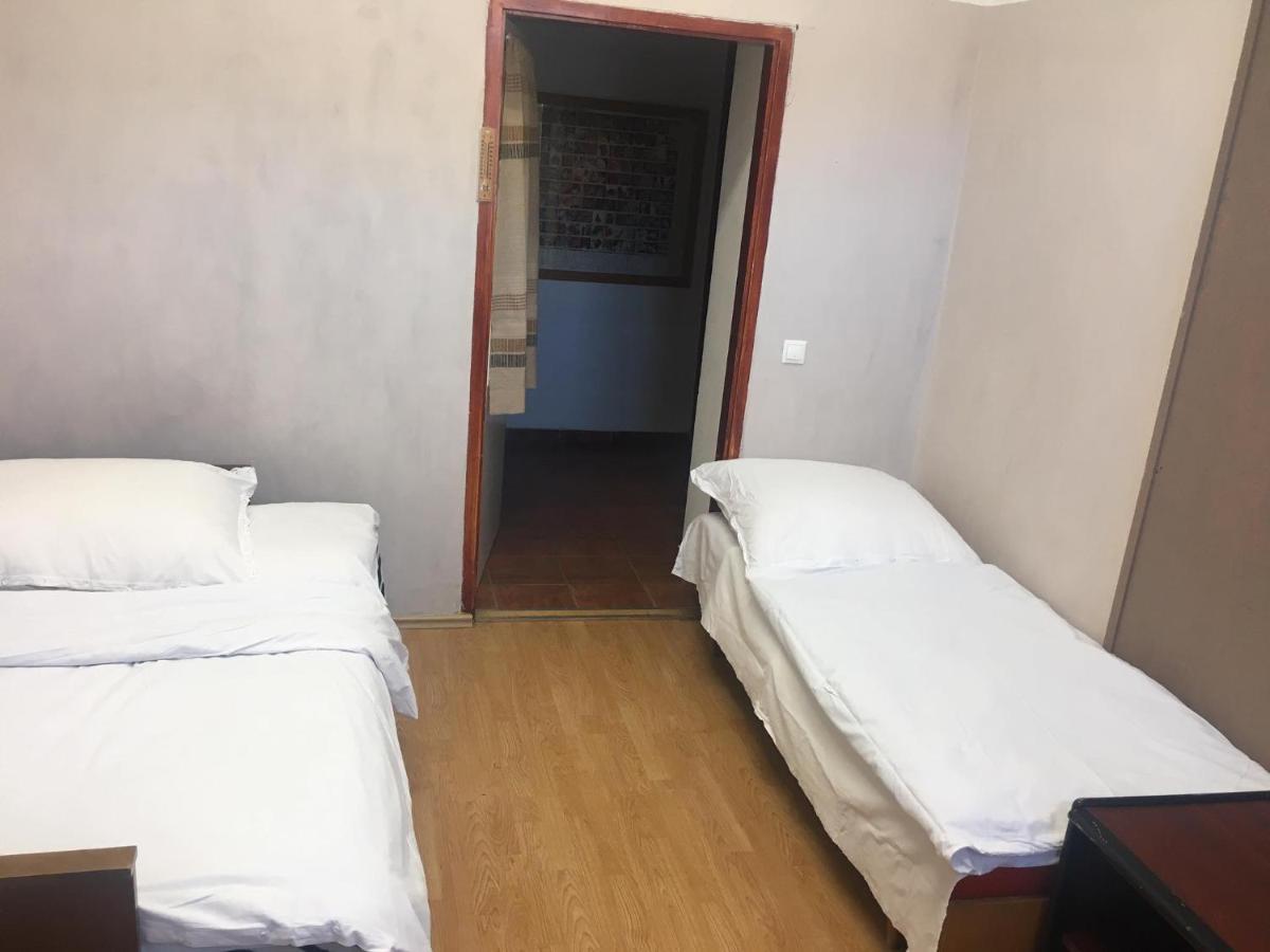 Hostel Goencoelhaz Vác Zewnętrze zdjęcie
