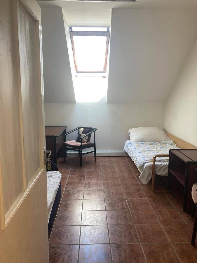 Hostel Goencoelhaz Vác Zewnętrze zdjęcie