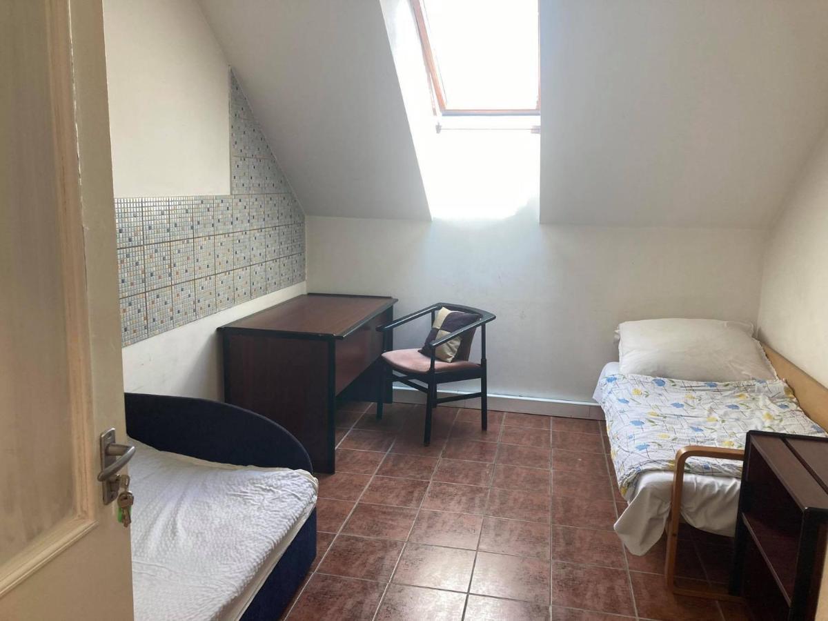 Hostel Goencoelhaz Vác Zewnętrze zdjęcie
